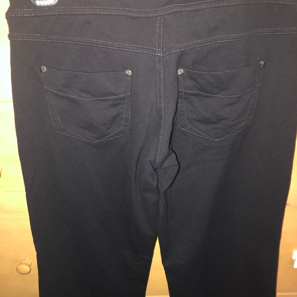 Athleta wide leg leggings pants. - Picture 3 of 4